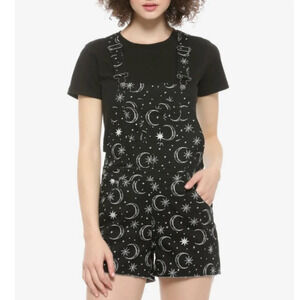 Hot Topic Denim Moon and Star Print shortalls Size Small